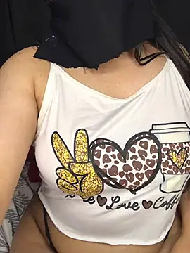Chatroom XXX en direct de Gamila_