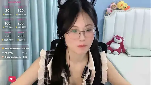Luna-666 Pertunjukan Webcam