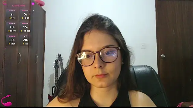 MadieeLorez élő XXX-chatje