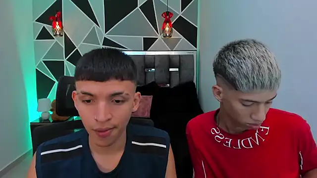 Juan_Nd_Steven Chat XXX in diretta
