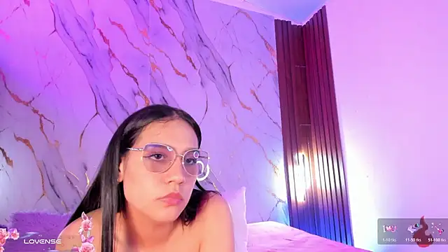 Emmiicute's Live XXX Chat