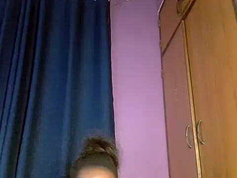 Queen_petite_'s Live XXX Chat