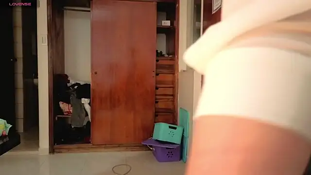 Chat +18 de karenlennox1 ao vivo