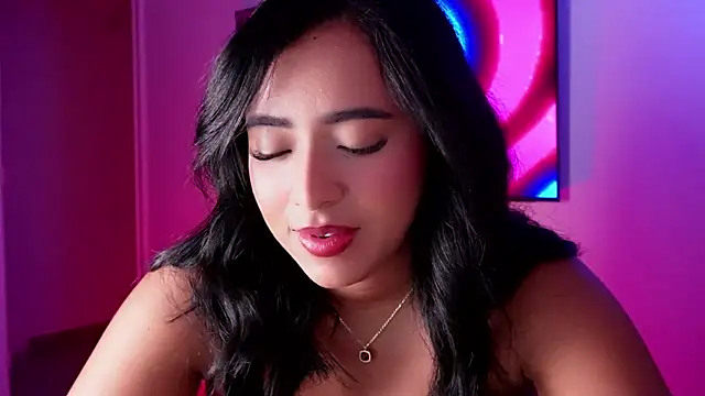 MavyStar Chat XXX live