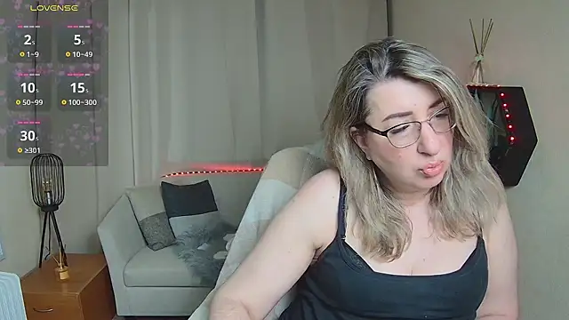 Chat +18 de KKMimiKK ao vivo