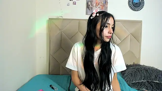 Chloe_Miller_2 Adlı Modelin Canlı XXX Sohbeti