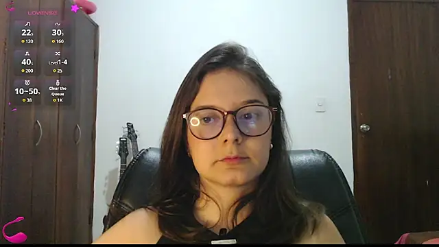 دردشة MadieeLorez الجنسية المباشرة