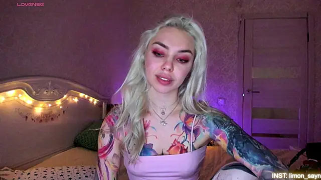 LillyMoure_ Chat XXX live