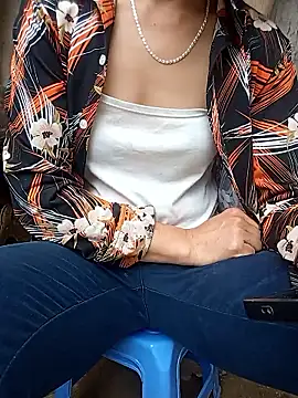 Daisyy-xxx Live XXX-Chat