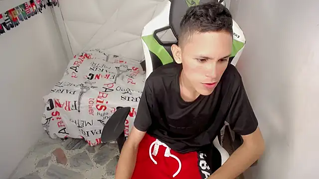 sombra_18 Chat XXX in diretta