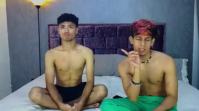 Chat XXX en directo de Bryan_Santos_z
