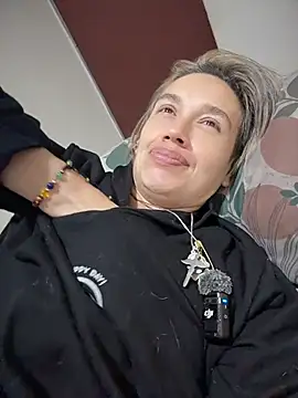 MARILYNMADELENAKOVANOVA Pertunjukan Webcam