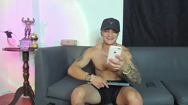 XXX chat uživo modela AlexRoyce_