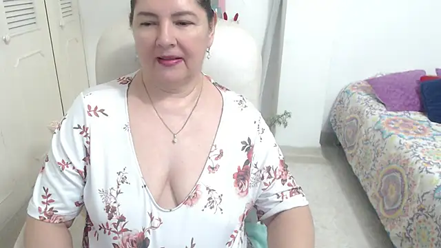 leonela_69: онлайн-секс-чат