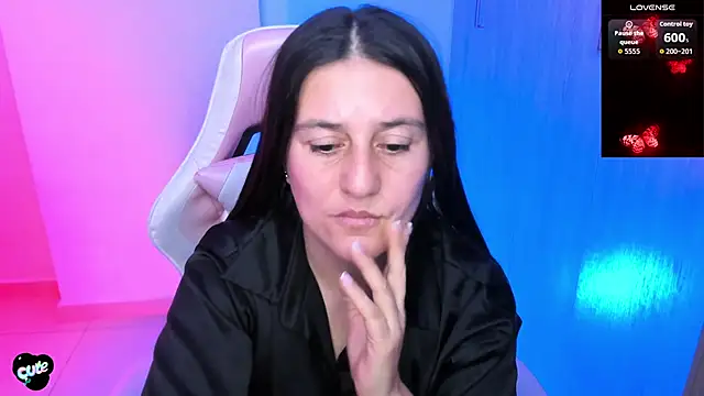 Saskyaa: онлайн-секс-чат