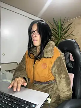 Chat +18 de ValeriaVixen ao vivo