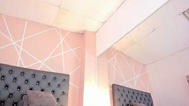 Chat +18 de Rosalinda_77 ao vivo