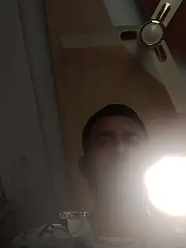 XxX_KING30 élő XXX-chatje
