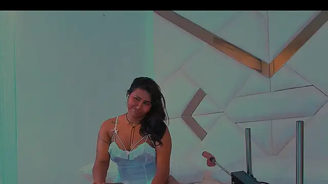 Show modela StormyButty18 na web-kameri