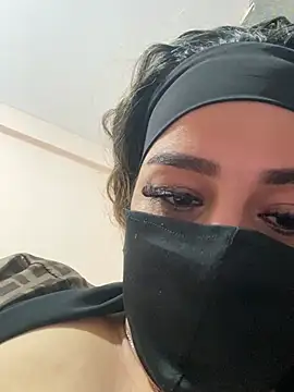 mari_layali Chat XXX live