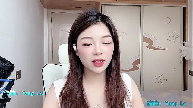 -XiaoLing-'s Live XXX Chat