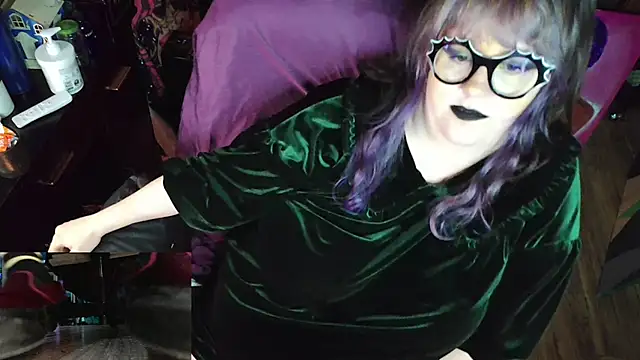 Sinstresshemlock Show in webcam