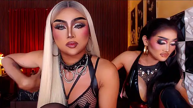 IndestructibleLily Adlı Modelin Web Kamerası Şovu