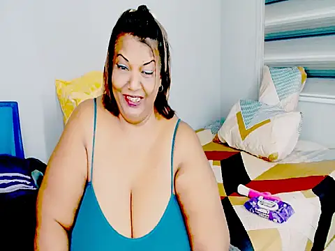 Sassy_Tassy – Naživo XXX chat