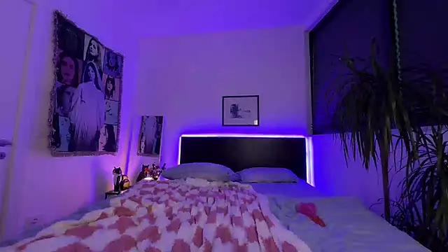 Show modela kira_yoshika9e na web-kameri