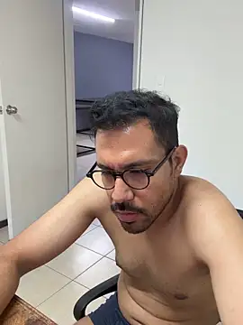 Chat XXX en directo de AdrianGarcia89