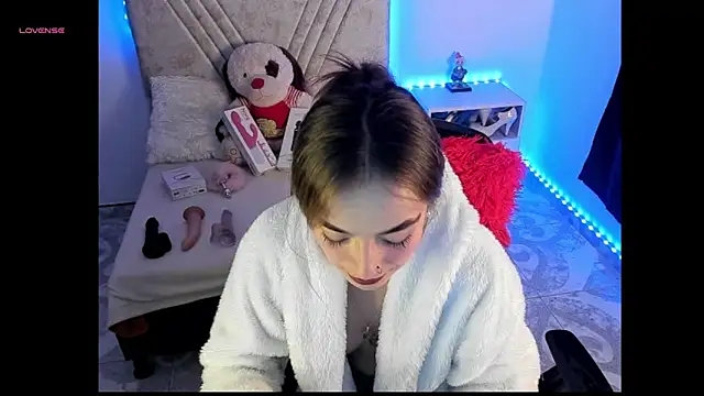 Mia_Victoria22 Adlı Modelin Canlı XXX Sohbeti