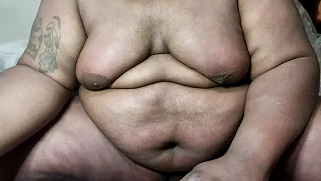 cloudychub91: διαδικτυακό σόου στην κάμερα
