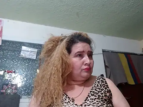 Perla1981-- লাইভ XXX চ্যাট