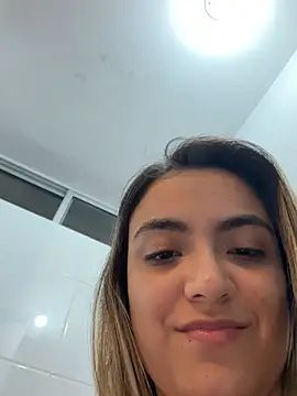 IsabellaaJoness' Live XXX Chat