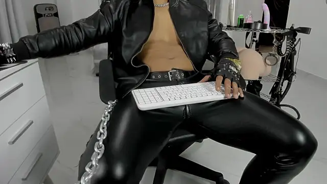 master_leather Chat XXX live