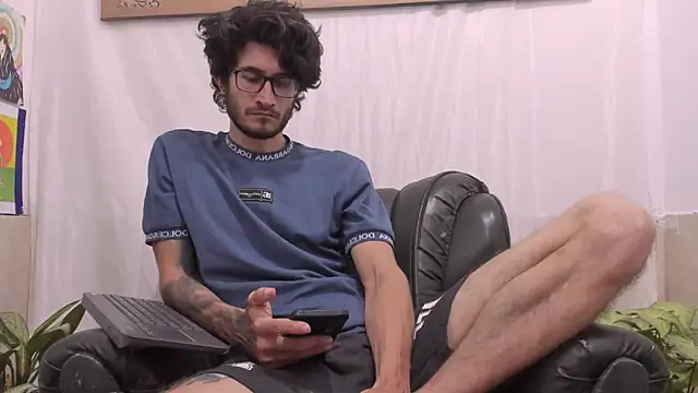 Loggan_donnelly's Webcam Show