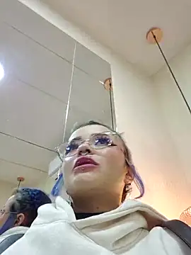 Chat XXX en directo de Sateh_and_Hikary