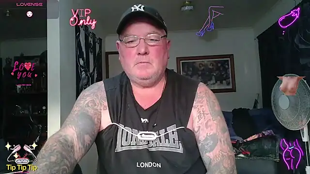 KINKYBLUEYES69's Webcam Show