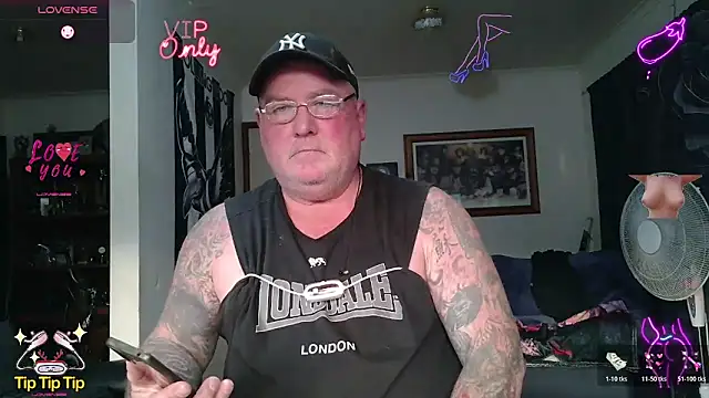 KINKYBLUEYES69 在線直播表演