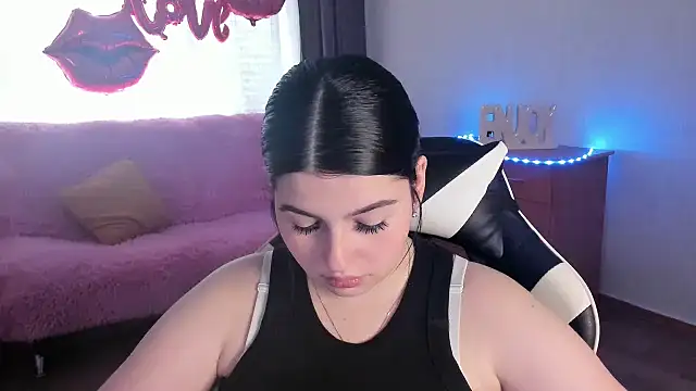 KisaModel's Live XXX Chat