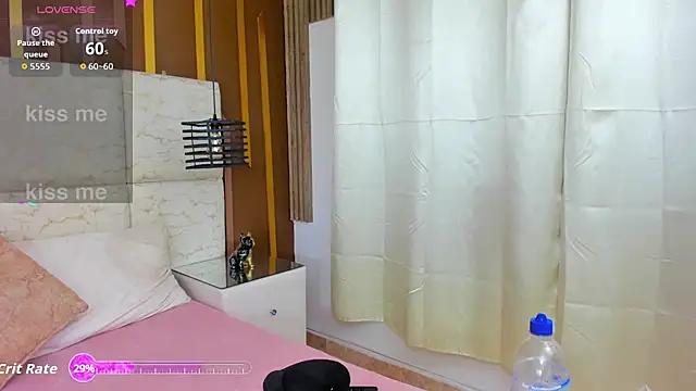 AlahiaEvanz Chat XXX in diretta