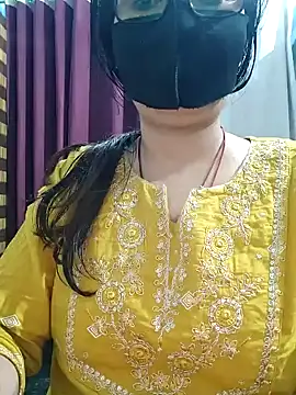 Show modela Aishwaryaa_69 na web-kameri