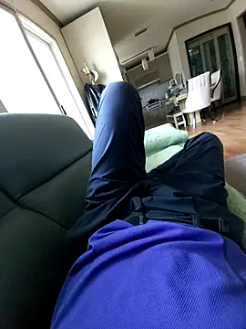 zxc9090zxc Show in webcam