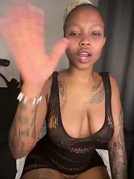 XXX chat uživo modela InkLady444