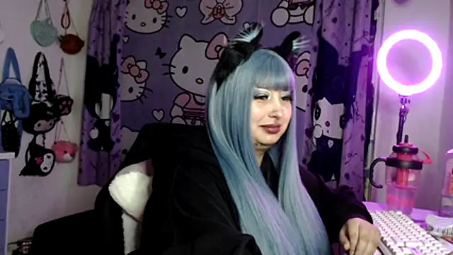 lussyevans24 élő XXX-chatje