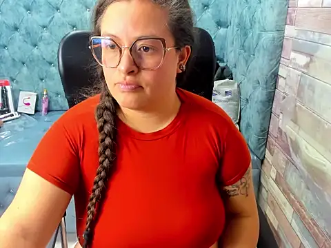 Chatroom XXX en direct de Sarah_Boobs_