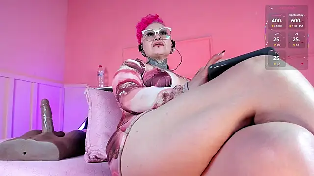 Chat XXX en directo de MATURE_HARDCORE