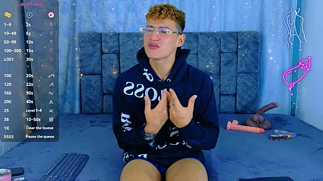 NicolasTorrez's Live XXX Chat