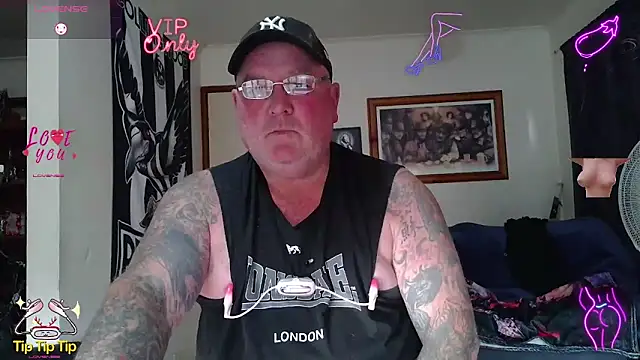 KINKYBLUEYES69 网络视讯表演