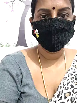 Chatroom XXX en direct de Tamil_Meera12